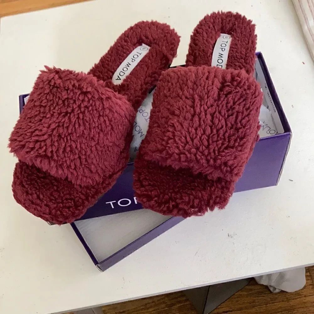 Top Moda Faux Fur Slippers - Picture 2 of 5